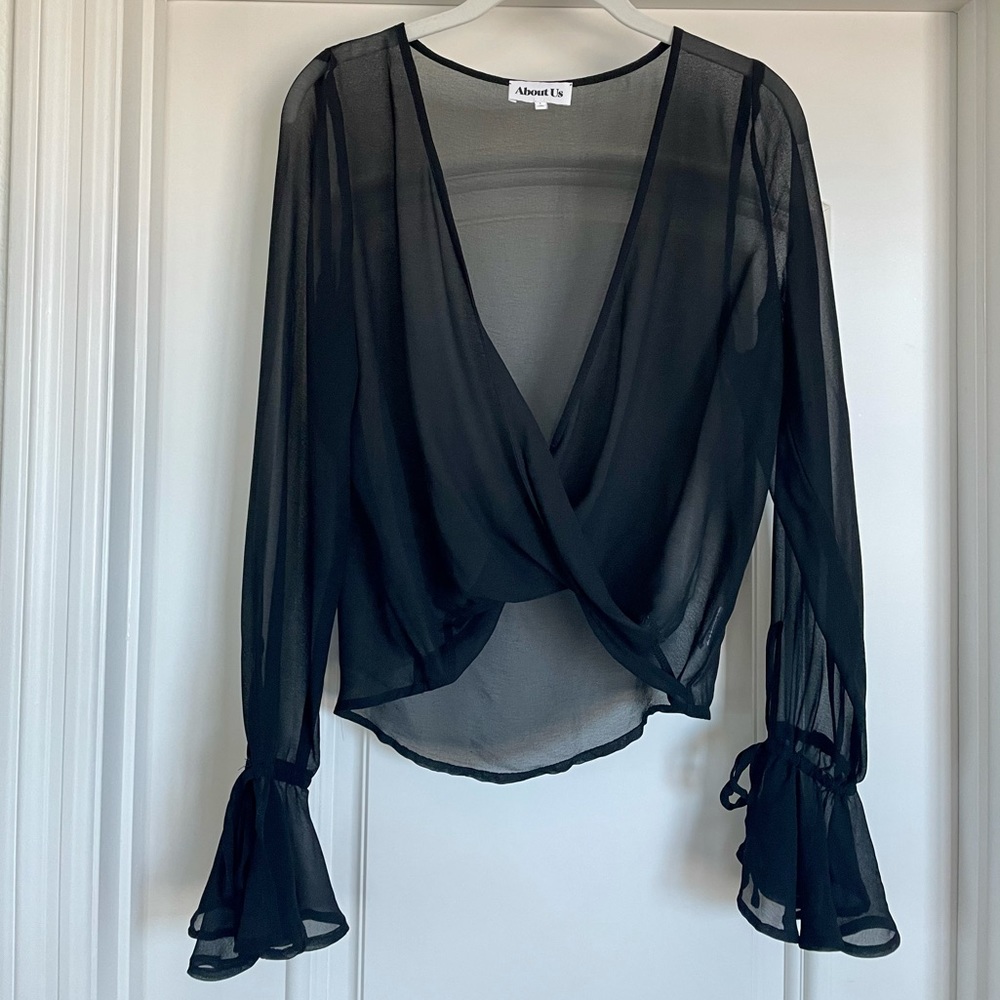 SHEER TOP